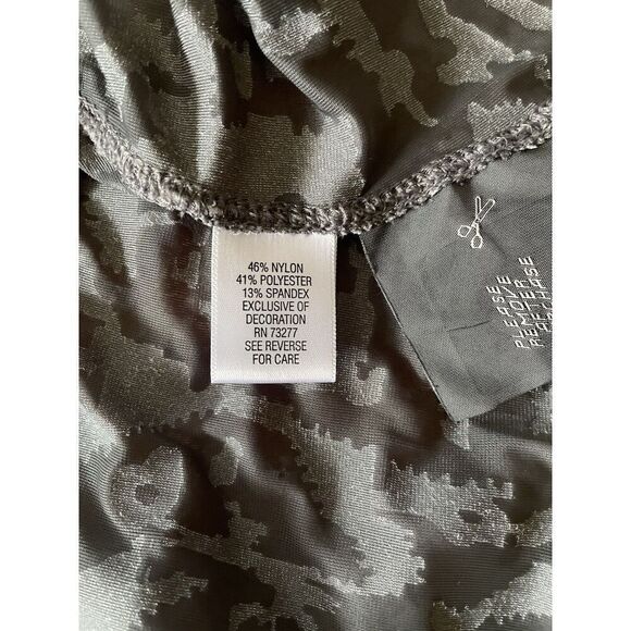 SIMPLY VERA VERA WANG Women’s XL Top Gray & Dusty Rose Velvet Burnout Shirt - Picture 6 of 8